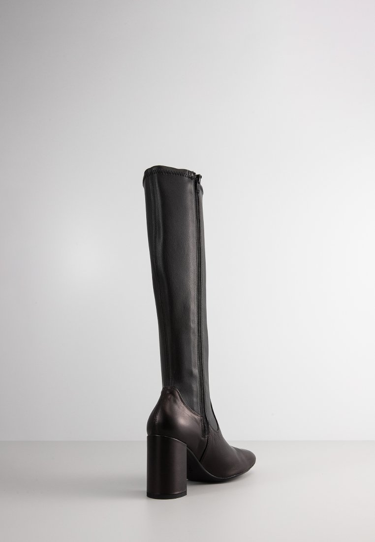 Schwarze, kniehohe Lederstiefel mit eckiger Spitze, runder Blockabsatz und einem durchgehenden Reißverschluss an der Seite. Glatte Textur und elegantes Design.