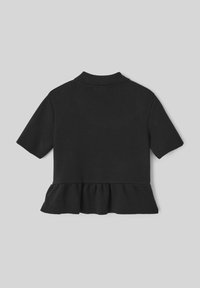 Haut noir à manches courtes avec un col et un ourlet peplum. Fabriqué dans un tissu lisse et extensible d'une couleur unie et sans motifs.