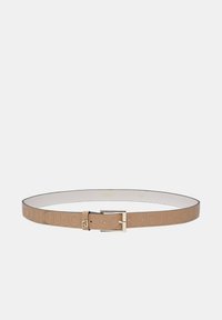 Ceinture beige en cuir synthétique avec logo de marque embossé, équipée d'une boucle en métal doré et d'une doublure intérieure lisse, conçue pour une apparence élégante.