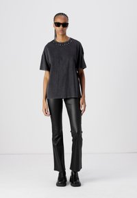 Object OBJBELLE COATED FLARED PANT  - Püksid - black