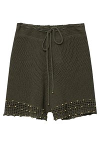Shorts tricotés vert olive avec une taille élastique à cordon, présentant un design texturé et des accents de perles décoratives le long de l'ourlet.
