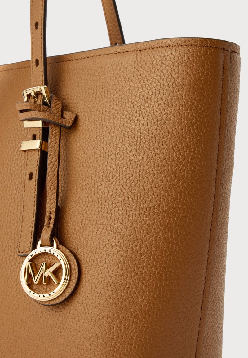 Michael Kors Borsa Tote Quinn Grande In Pelle Martellata Beige 30t5gqnt9l 3249484