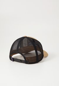 Patagonia P-6 LOGO TRUCKER HAT UNISEX - Boné - grayling brown