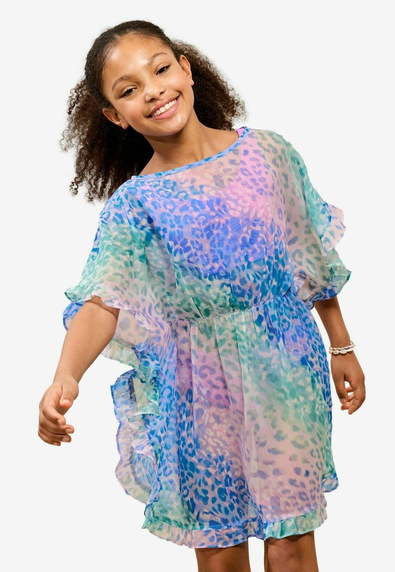 Durchsichtiges Kleid mit einem rosa, blauen und grünen Leopardenmuster, Rüschensäumen und elastischem Bund. Leichter, fließender Stoff mit lässiger Passform.