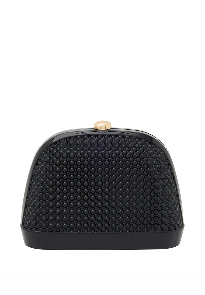 Borsa a mano nera con una superficie strutturata caratterizzata da piccoli motivi circolari, parte superiore arrotondata e chiusura con gancio dorato.