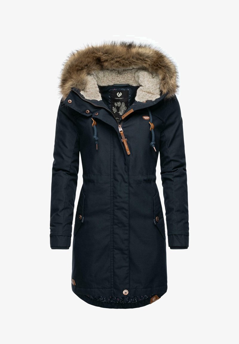Granatowy parka z kapturem z sztucznego futra, podwójny zamek błyskawiczny i zapięcie na napy, regulowane sznurki oraz fakturowana podszewka. Posiada boczne kieszenie i dekoracyjne akcenty.