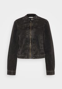 Svart denimjacka med ståkrage, framzip och två sidofickor. Har sömnadsdetaljer och en lätt sliten textur.