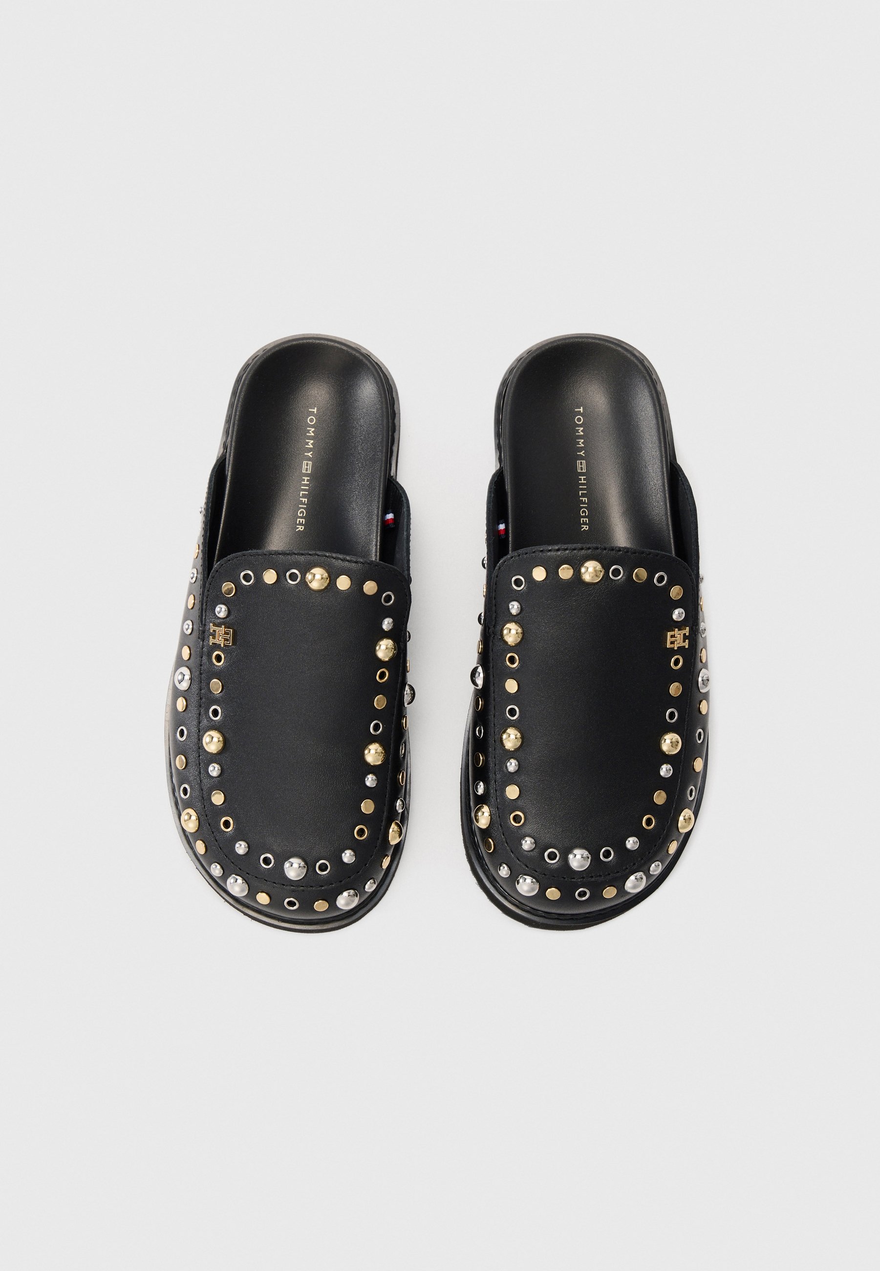 Tommy Hilfiger TH MONOGRAM STUD EMBELLISHED LEATHER MULES - Mules
