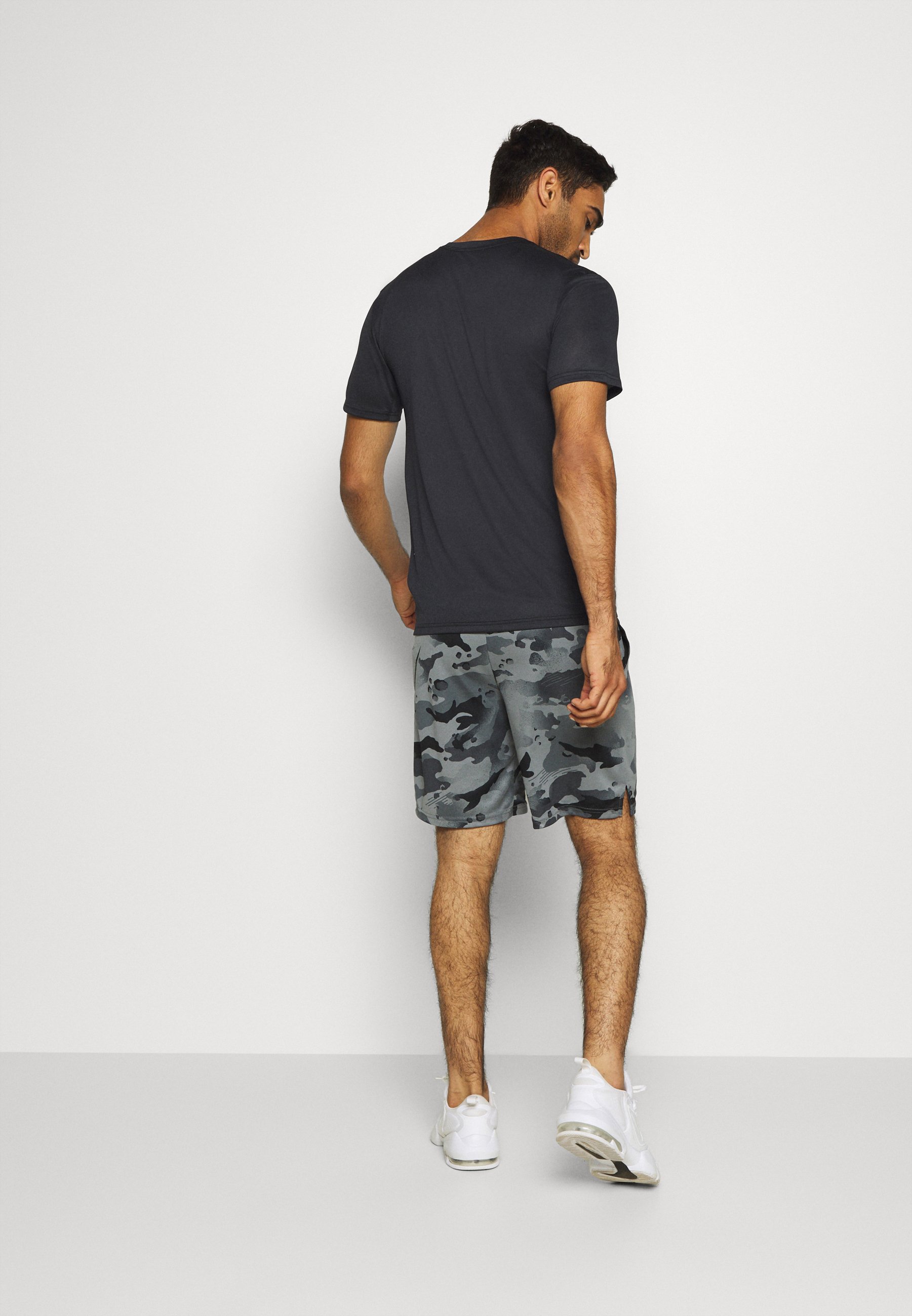 Nike Performance DRY TEE CAMO - T-shirt print - black/Zwart - Zalando.be