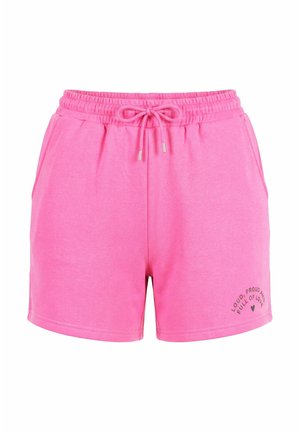 Pantalones cortos elásticos de cintura rosa brillante con cordón y bolsillos laterales, con el texto «Ruidoso, orgulloso y lleno de amor» cerca del dobladillo.