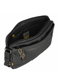 camel active Skuldertasker - black