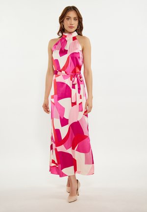 Rochie roz cu guler halter, cu modele abstracte în nuanțe variate de roz și roșu; dispune de o curea cu funda la talie și o textură de material neted.
