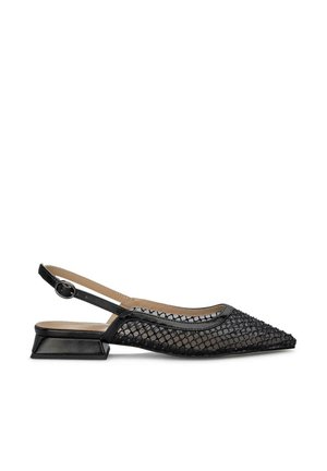 Zwarte slingback schoen met spitse neus, mesh overlay en glanzende accenten. Beschikt over een lage, hoekige hak en enkelband voor een veilige pasvorm.