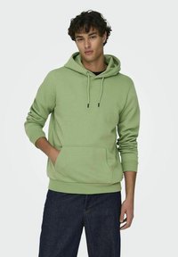 Only & Sons - ONSCERES HOODIE - Jersey con capucha - hedge green Imagen en miniatura 1