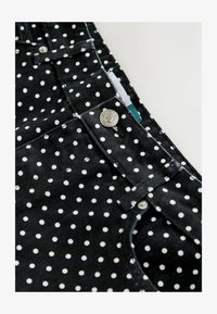 Selectat, black polka dot