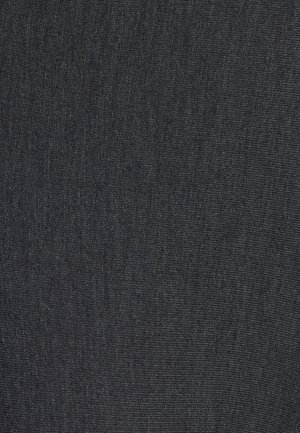 Donkergrijze stof met een fijne, gladde textuur en een subtiel, geweven patroon. Geschikt voor kleding of bekleding.