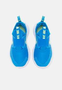 Nike Performance FLEX RUNNER 3 - Tenisice za cestovno trčanje - photo blue/vapor green