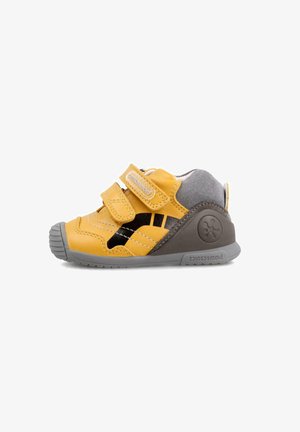 Biomecanics, Zapatillas - mostaza