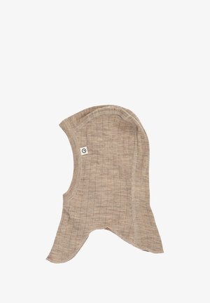 Balaclava en tricot beige avec texture côtelée, offrant une couverture complète pour la tête et le cou. Petite étiquette avec logo sur le côté.
