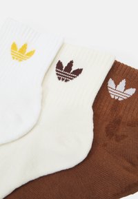 adidas Originals MID ANKLE UNISEX 3 PACK - Meias - white/preloved brown
