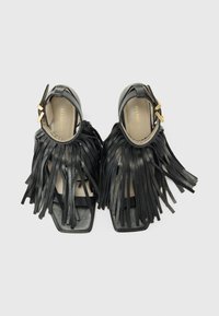 Thumbnail Image 4