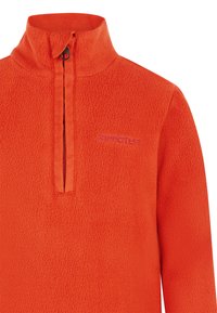 Pullover in pile arancione con zip frontale a metà, colletto alto e logo viola sul petto. Texture morbida e colore vivace.