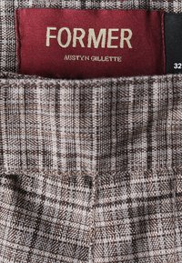 Former SLACK - Nohavice - brown/grey