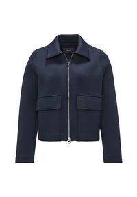 Giacca cropped blu navy realizzata in tessuto liscio, con colletto a punta, zip frontale e due grandi tasche piatte sul davanti.