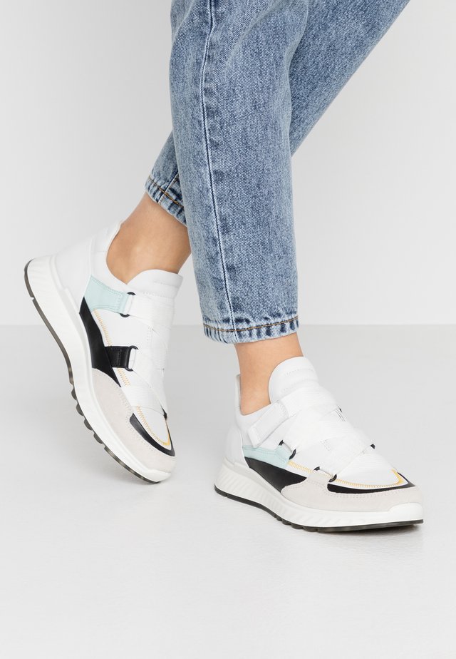 ECCO ST.1 W - Sneakers laag - shadow white/black/white/eggshell blue