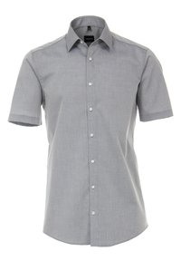 Pánská košile na knoflíky s krátkým rukávem svetle šedé barvy s klasickým límečkem a sedmi bílými knoflíky vpředu.