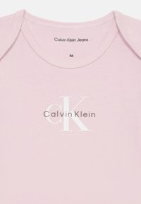 Calvin Klein Jeans MONOGRAM UNISEX - Body - pink ice