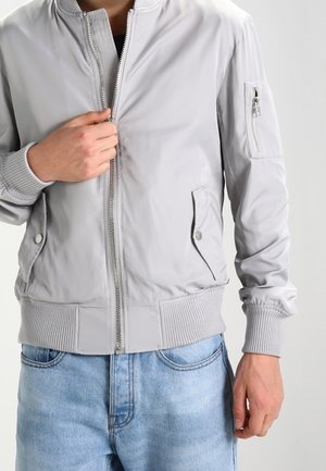 Kurtka Bomber