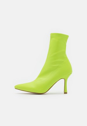 RENATA - Kotníkové boty - green