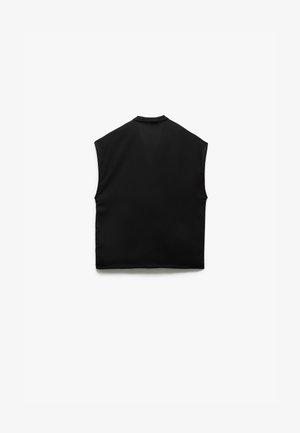 Schwarzes ärmelloses Top mit glatter Textur, featuring einen V-förmigen Rückenausschnitt und minimalistischen Design, hergestellt aus leichtem Stoff.