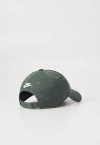 Nike Sportswear CLUB UNISEX - Boné - vintage green/sail