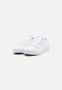 Tommy Hilfiger Sneaker low - white