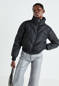 ONLY ONLTAMARA QUILTED JACKET - Winterjacke - schwarz