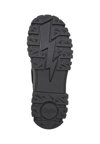Semelle de chaussure noire avec un motif profond de bande de roulement, comprenant une grande forme d’éclair et un logo circulaire indiquant "Buffalo" près du talon.