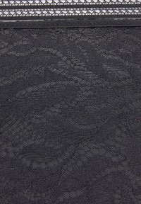 s.Oliver Thong - black