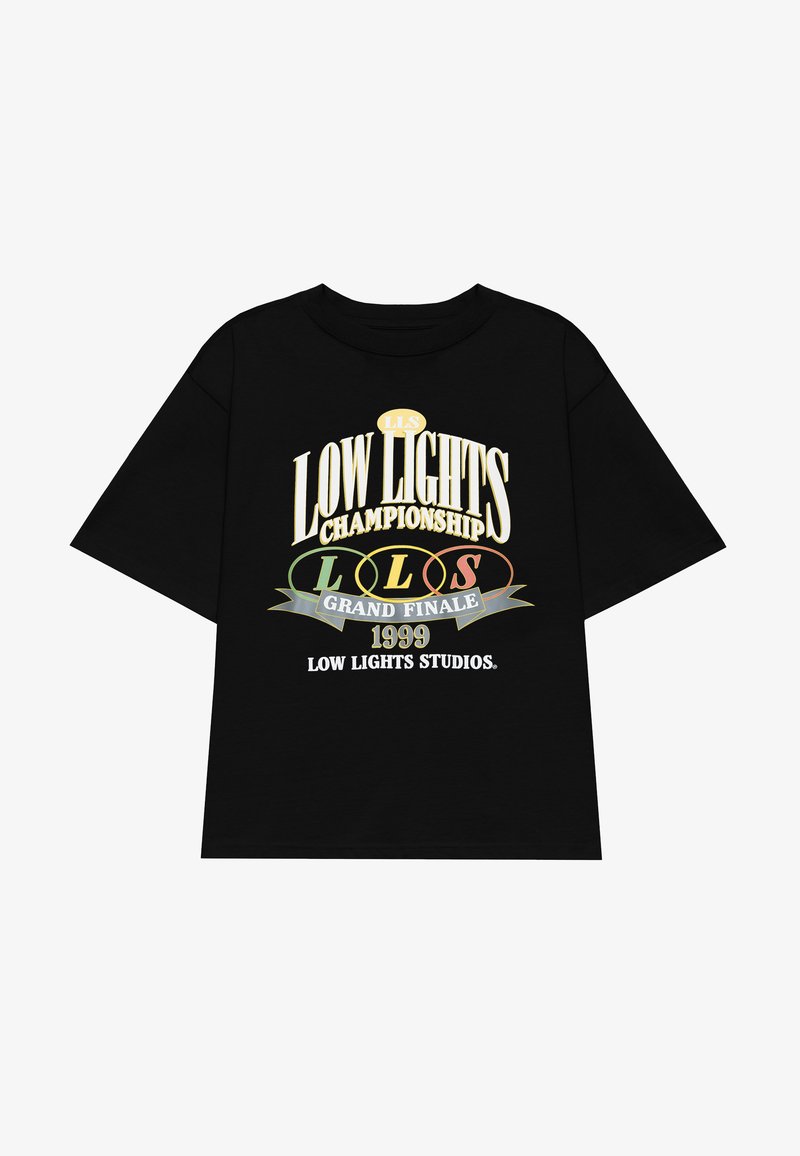 Tricou din bumbac negru, cu mâneci scurte, având grafică "LOW LIGHTS CHAMPIONSHIP" în galben și inele colorate, stilizat într-un design vintage.