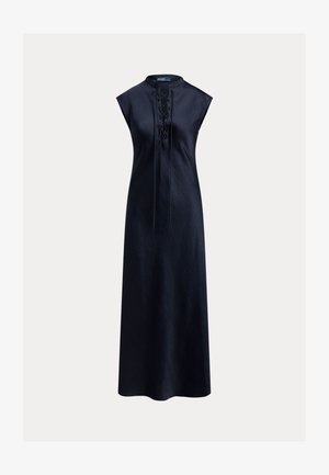 Tengerészkék, ujjatlan ruha magas nyakkal, elülső fűzős részlettel és hosszú, egyenes sziluettel. Simogató tapintású anyag.