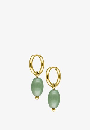 Goldene Creolen mit jeweils einem glatten, grünen ovalen Stein und einer kleinen goldenen Perle, die darunter hängt.