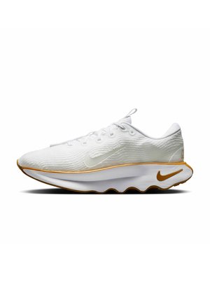 MOTIVA - Scarpe da allenamento - white white summit white wheat