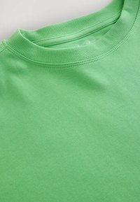 OVERSIZED LONGLINE - REGULAR FIT - Tricou cu imprimeu - bright green