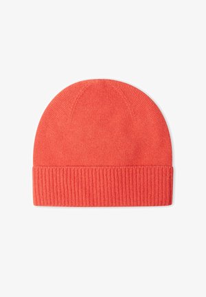 Korallefarbene gestrickte Mütze mit weicher Textur, ausgestattet mit einem gerippten Saum und einer glatten, abgerundeten Oberseite. Der Stoff ist leicht und gemütlich.