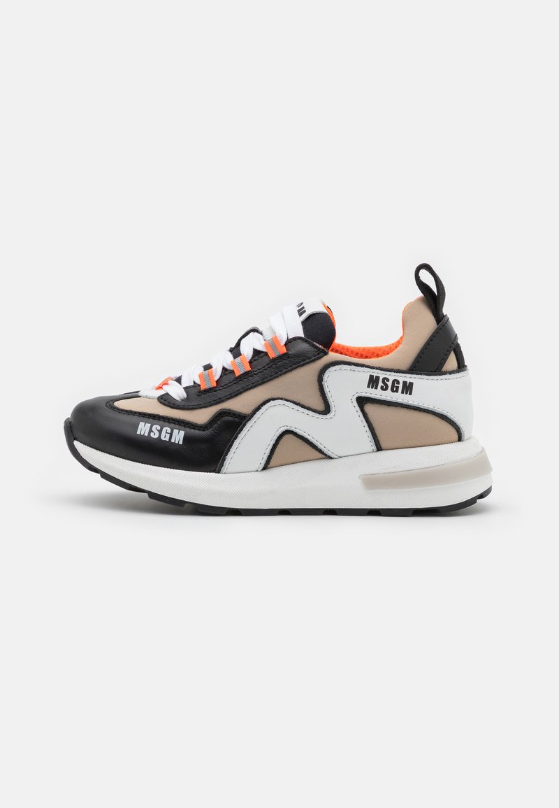 Sneakers low