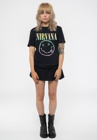 Paradiso Clothing NIRVANA SORBET RAY SMILE BOYFRIEND FIT - Print T-shirt - black