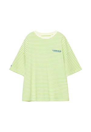 T-shirt a maniche corte, vestibilità ampia, con righe orizzontali verde chiaro e bianche e testo blu "EL KIOSKO DEL SOL" sul petto sinistro.