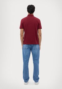 Armani Exchange Pólóing - cabernet