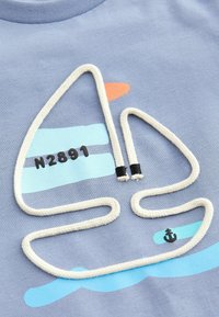 Next APPLIQUÉ TRANSPORT SHORT SLEEVE - REGULAR FIT - Marškinėliai su spaudiniu - blue boat